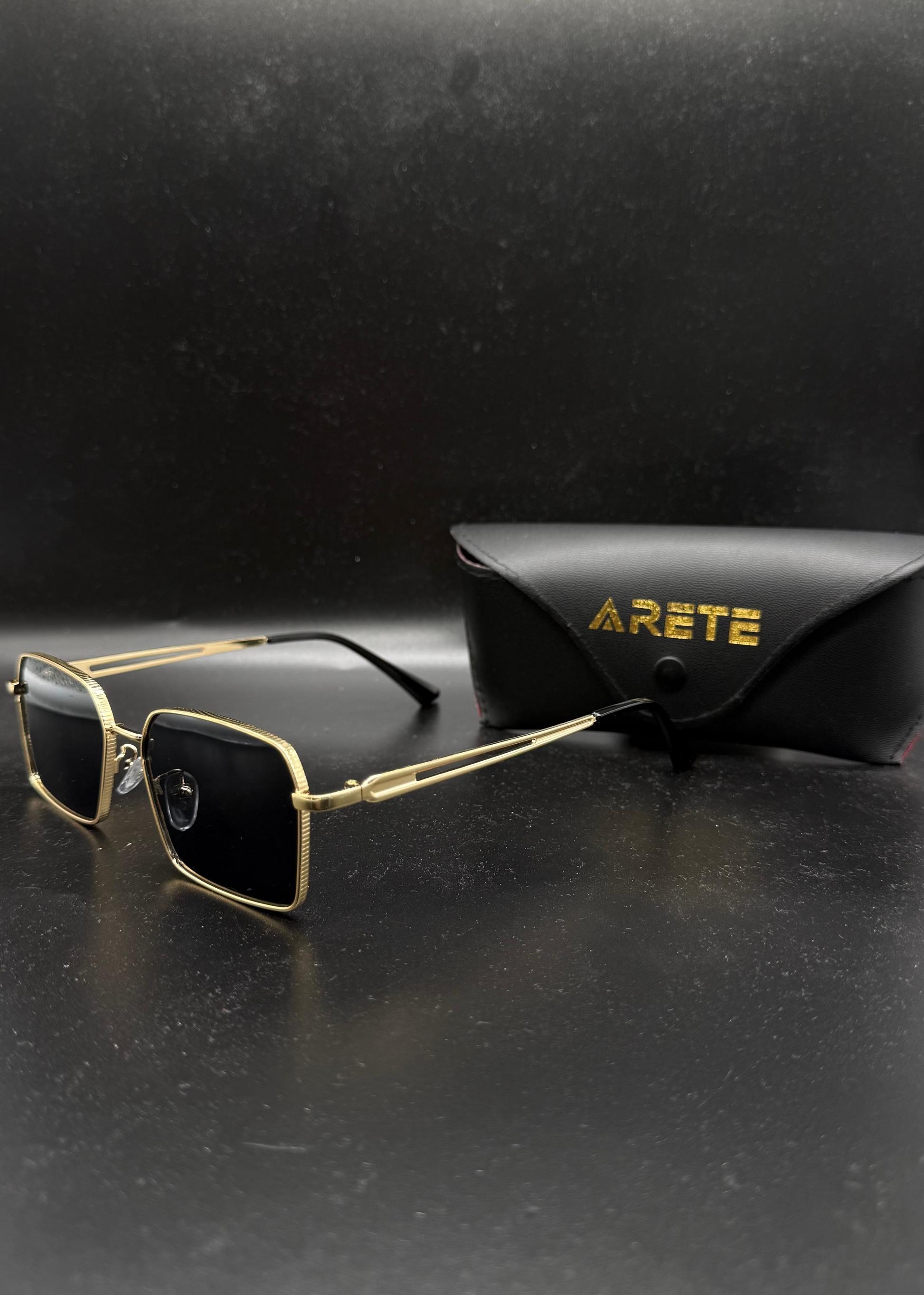 ARETE REIGN SUNGLASSES BLACK / GOLD